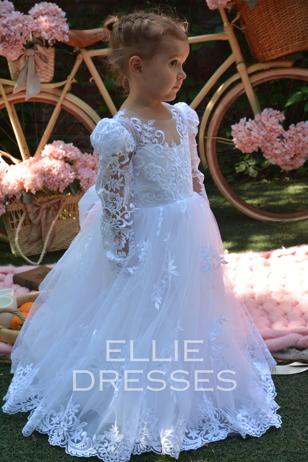 exclusive White Victorian Gown 2 Years / Without Train exclusive White Victorian Gown 2 Years / Without Train