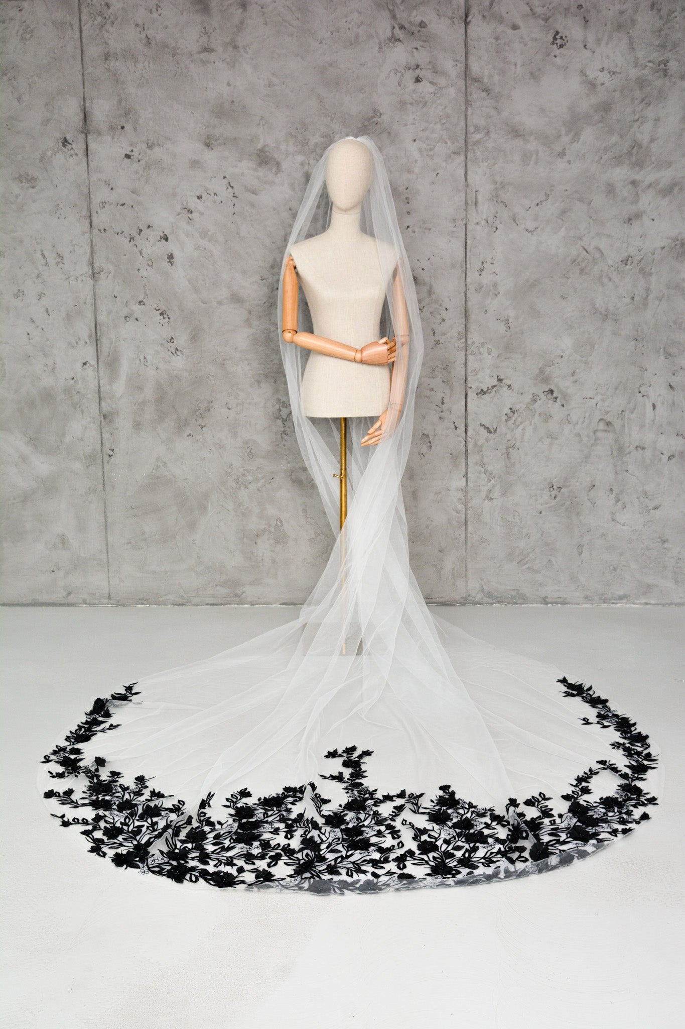 BLACK FLORAL VEIL – Ellie Dresses