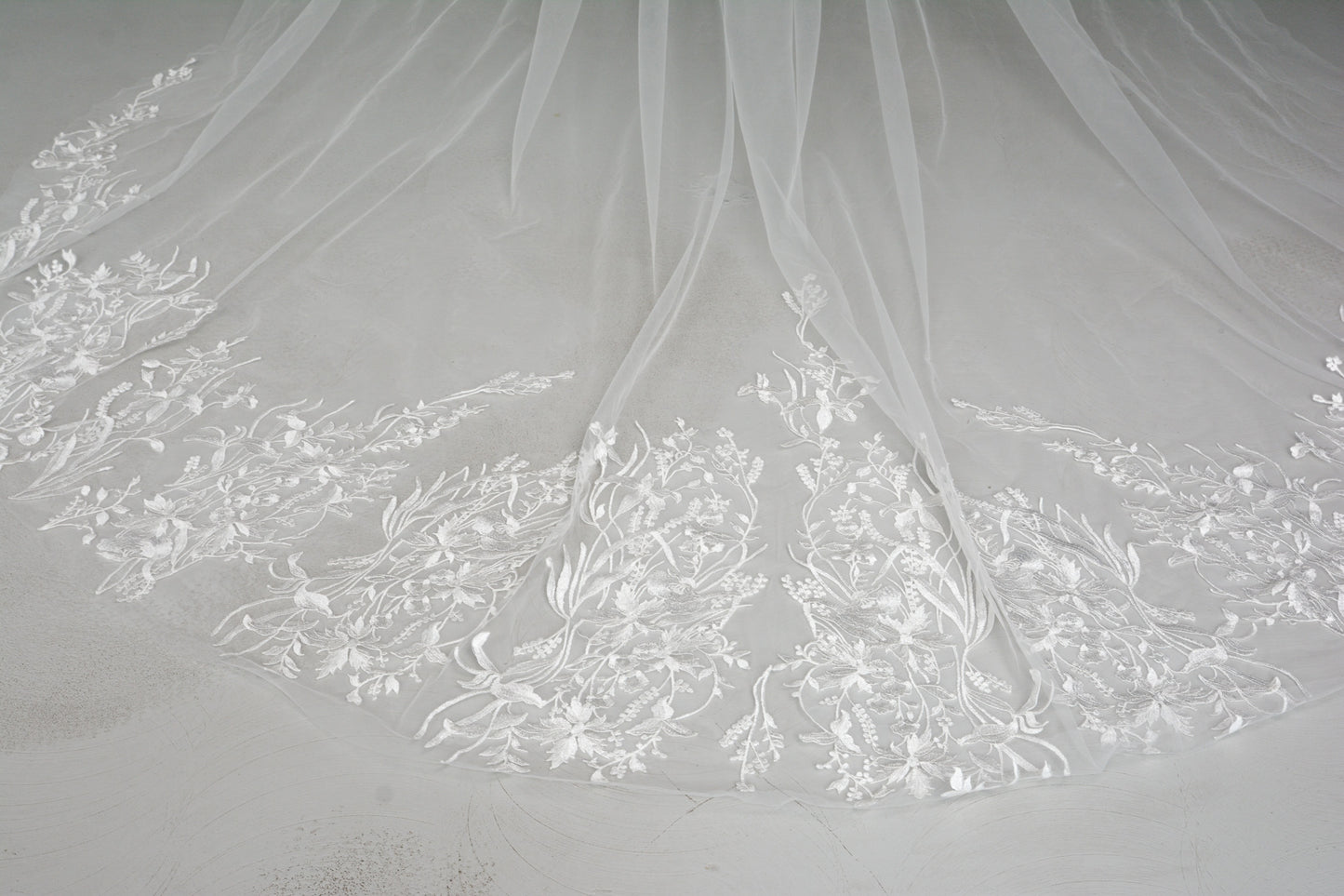 LACE WEDDING VEIL