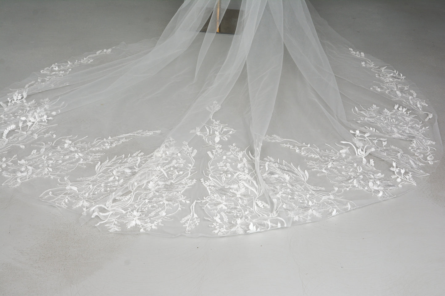 LACE WEDDING VEIL