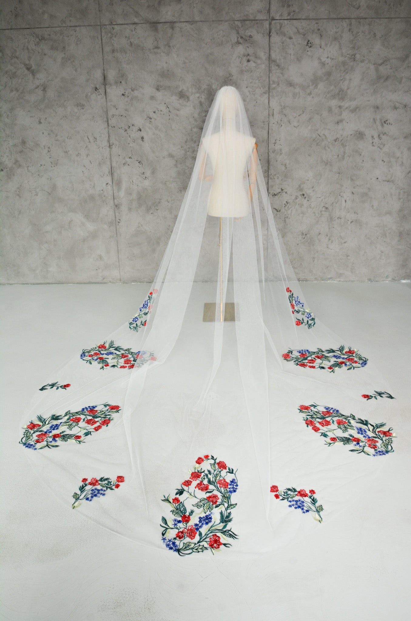 COLORED WEDDING VEIL