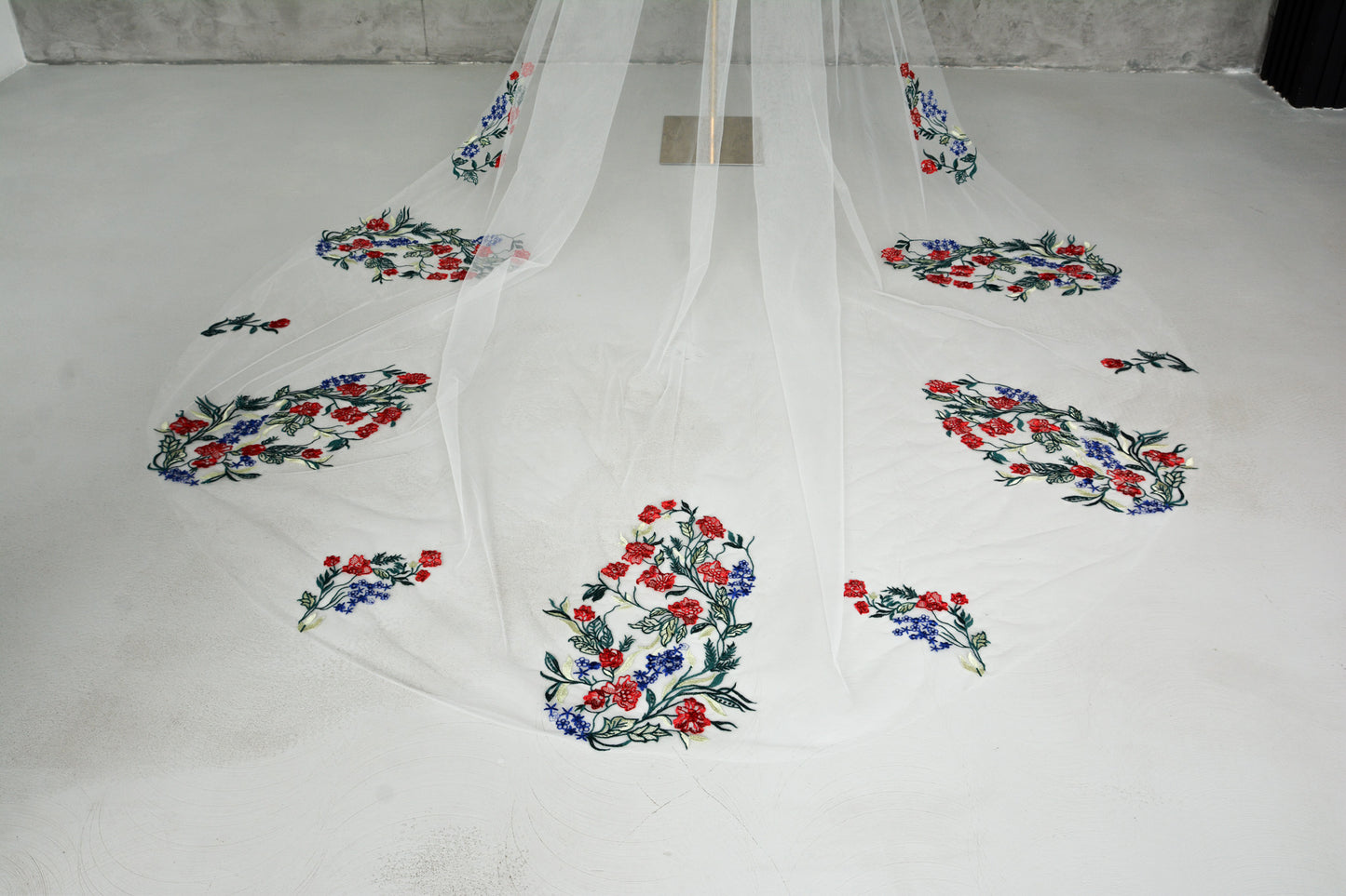 COLORED WEDDING VEIL