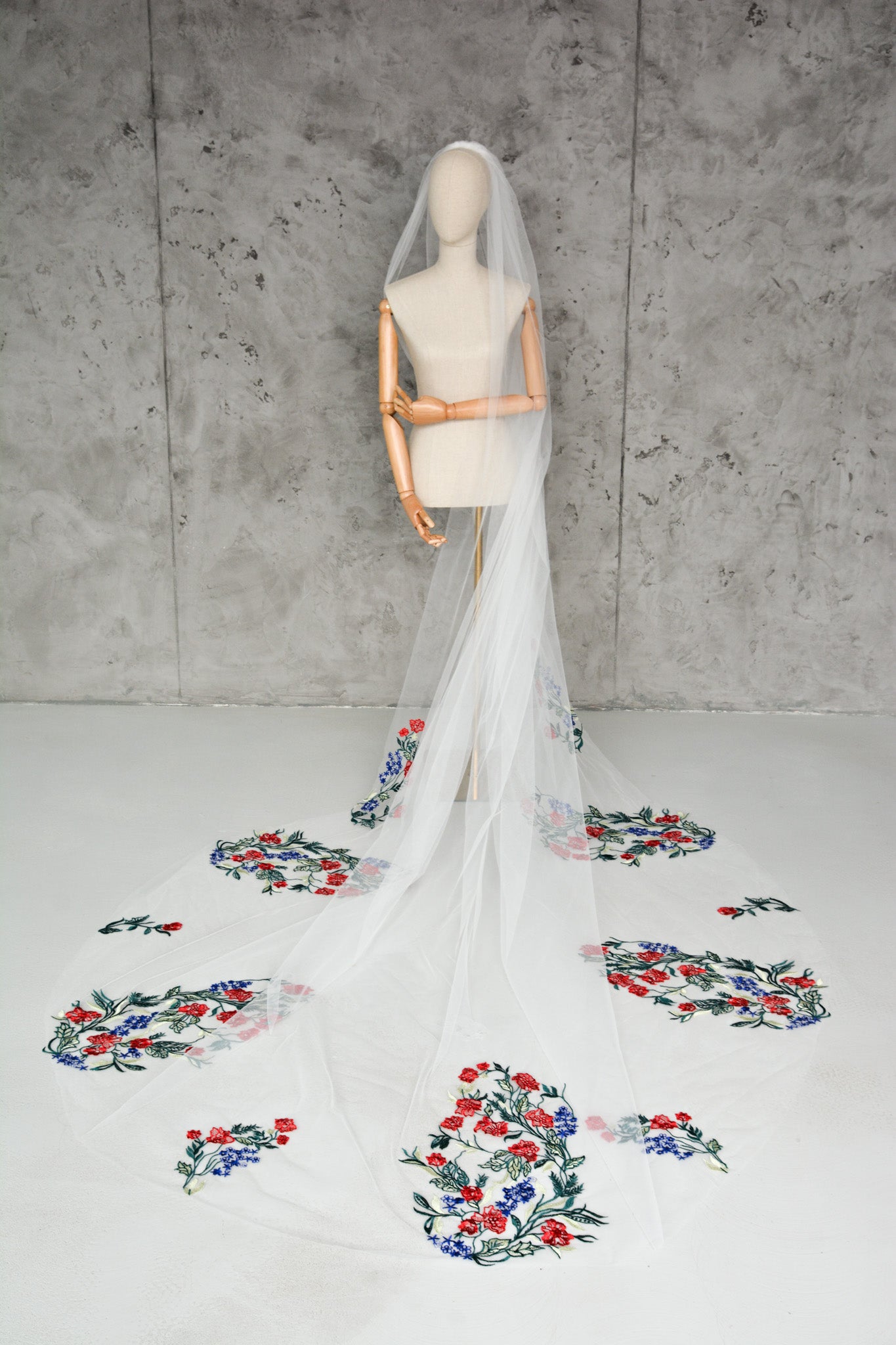 COLORED WEDDING VEIL