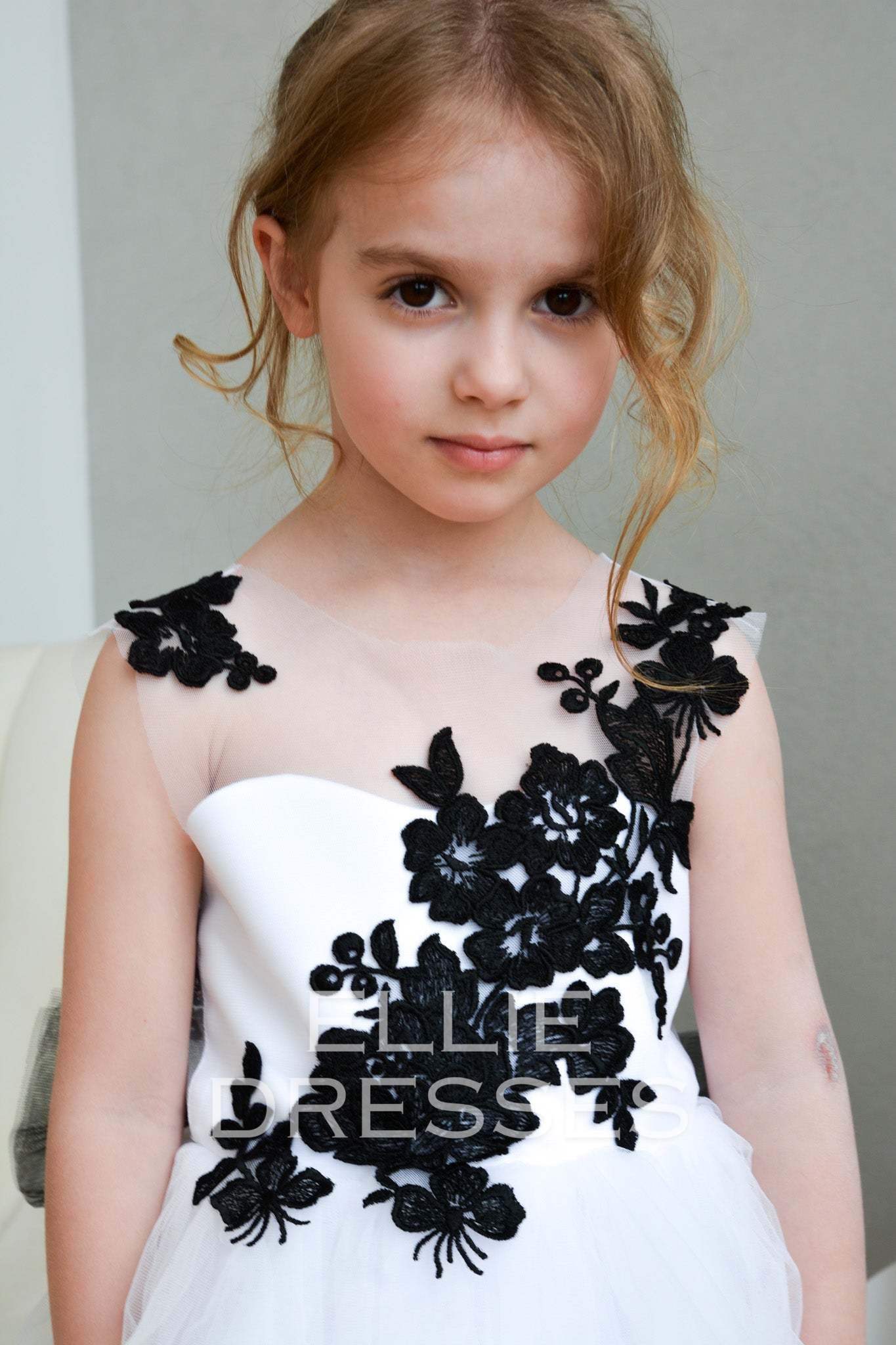 Dress with black floral lace Ellie Dresses Dress with black floral lace Ellie Dresses