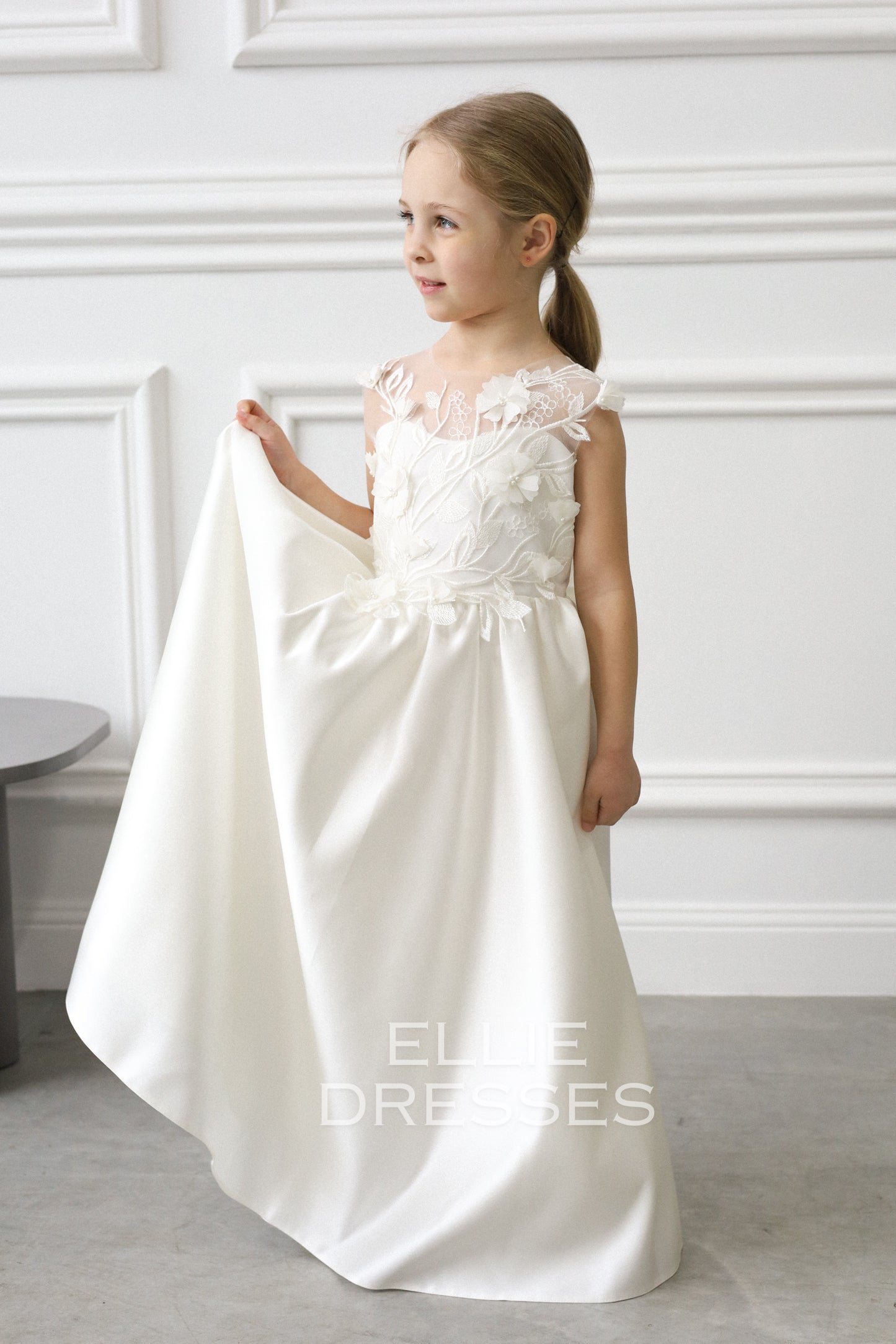 NEW! Classy satin dress