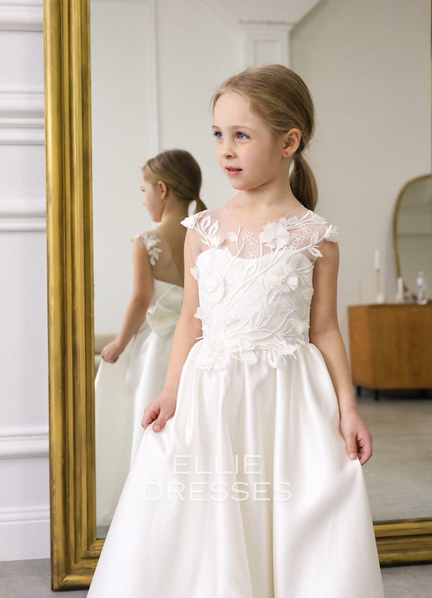 NEW! Classy satin dress