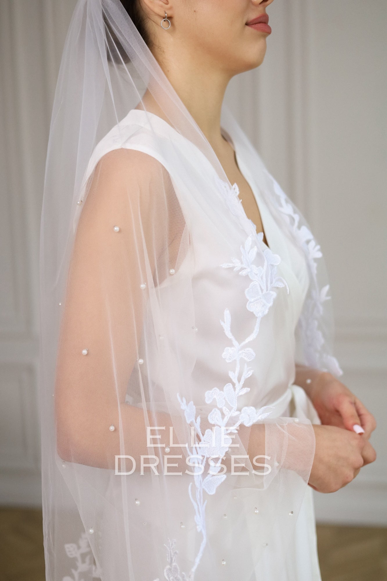 FLORAL LACE VEIL