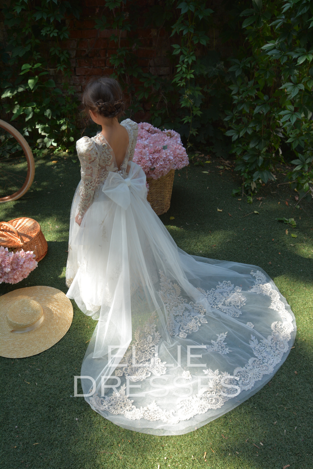 Victorian Style Gold Dress 3 years / Without Train Victorian Style Gold Dress 3 years / Without Train