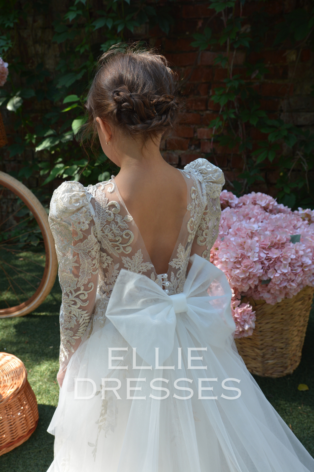 Victorian Style Gold Dress 3 Years / Without Train Victorian Style Gold Dress 3 Years / Without Train