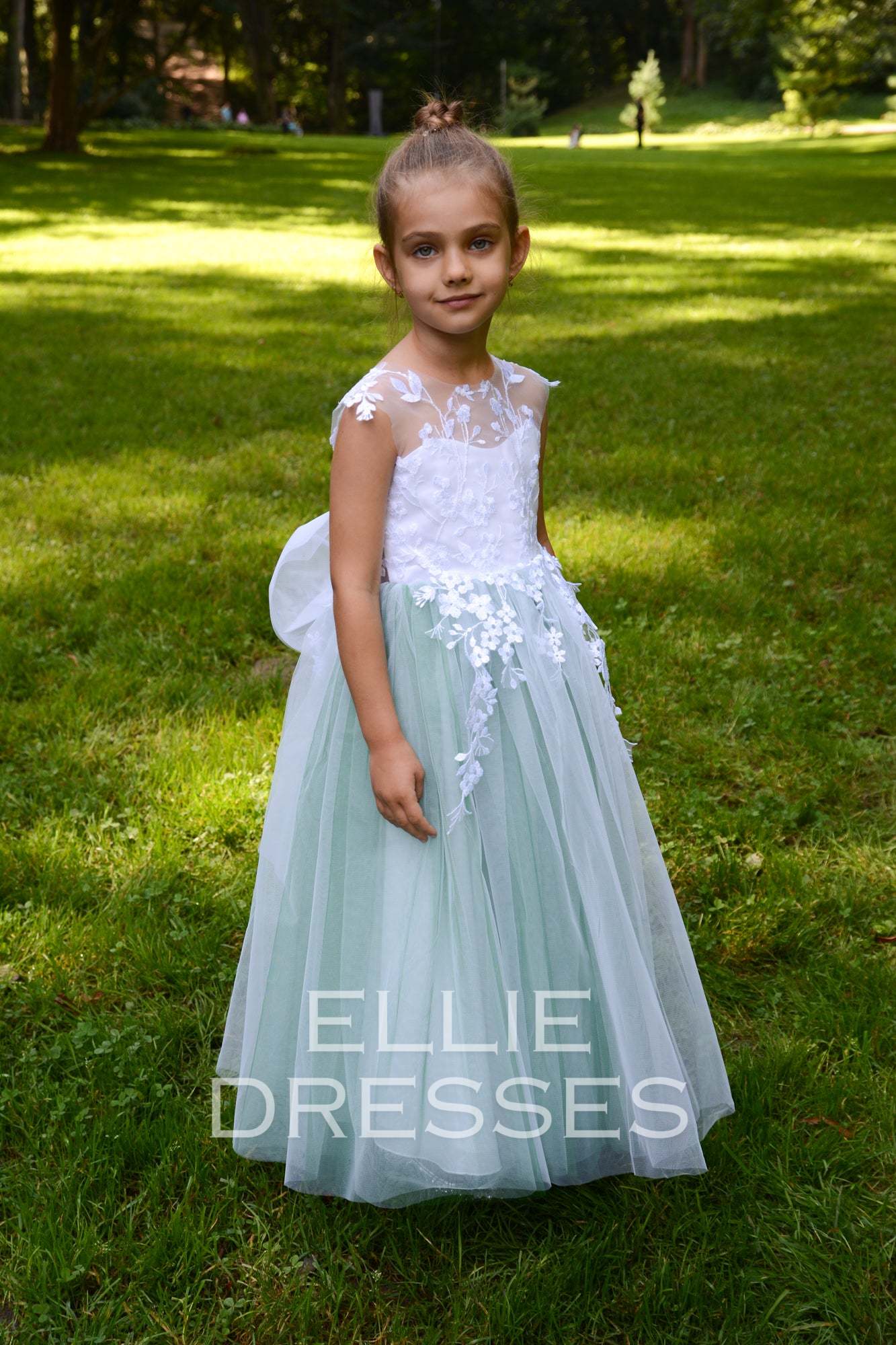 Green Girl Gown 9 Years / Without Train Green Girl Gown 9 Years / Without Train