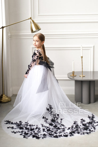 NEW! Long sleeve black gown